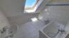 Dachgeschosswohnung mit offener Küche und Blick ins Grüne - Badezimmer